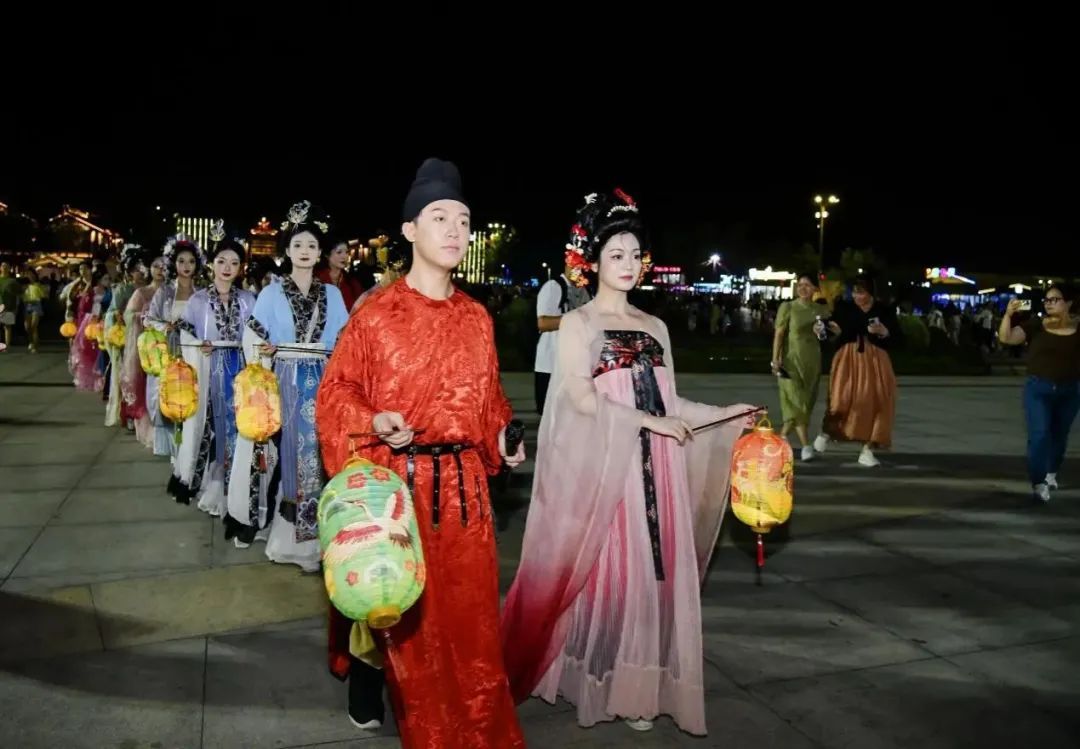 预警！大风！西安降雨时间...... “超级月亮”中秋将亮相！| 西安多景区最新活动→