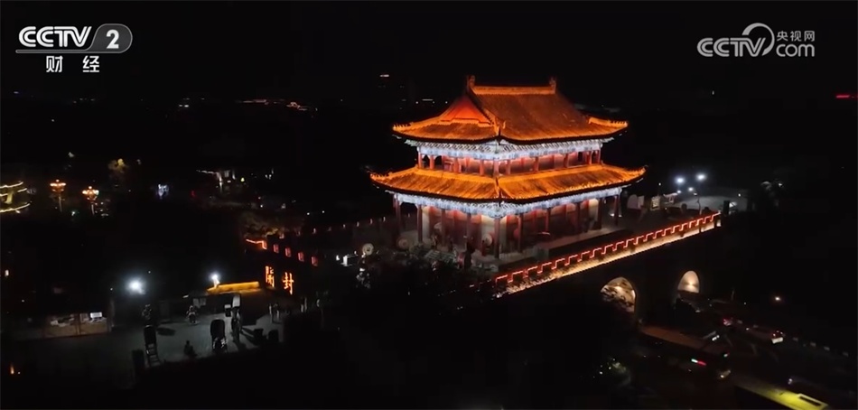 游园看彩灯、“打卡”新科技、沉浸式旅拍 缤纷新业态激发文化消费热情