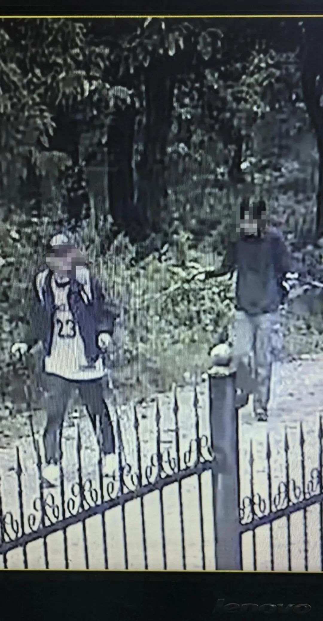 两男子徒步秦岭失联，官方：一人已找到送医，另一人仍在搜救