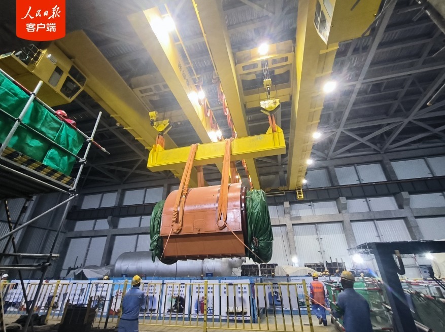 全球首堆!“玲龙一号”吊装就位 全球首堆!“玲龙一号”吊装就位