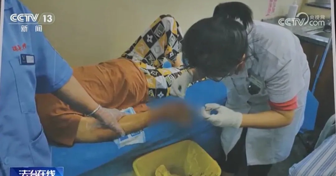 女子超市买鱼被刺八级伤残，索赔22万，法院判了