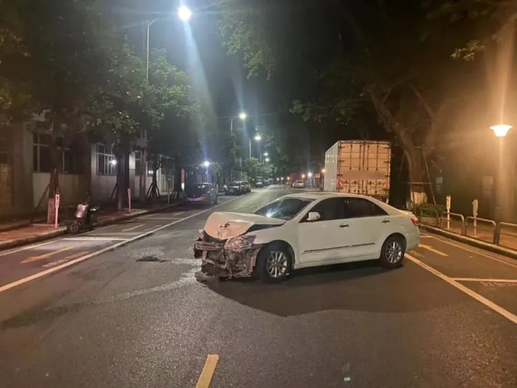 撞车后“玩失踪”,最终被行拘! 撞车后“玩失踪”,最终被行拘!