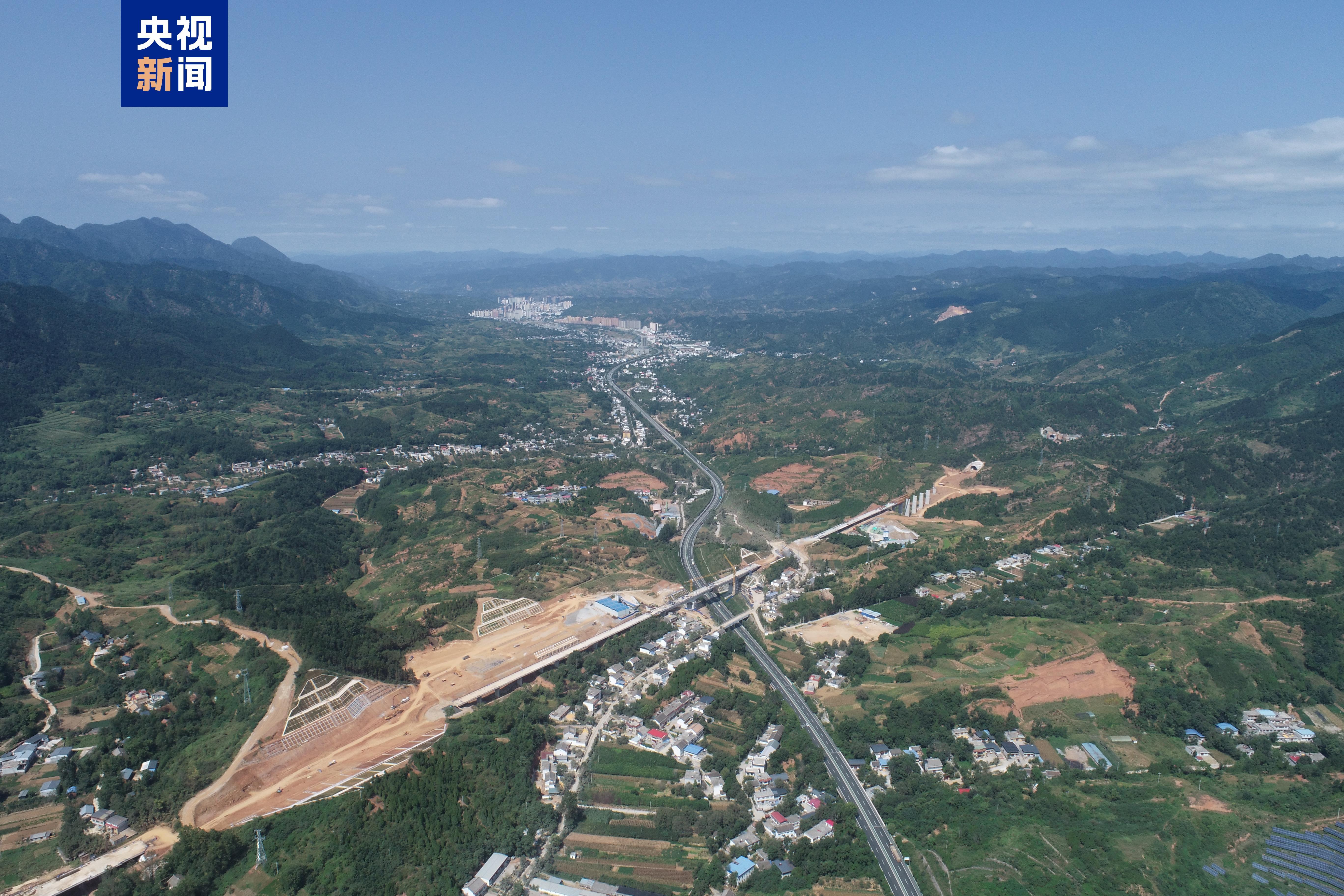 开通后将“小时达”!西十高铁天竺山一号隧道掘进突破一万米 开通后将“小时达”!西十高铁天竺山一号隧道掘进突破一万米