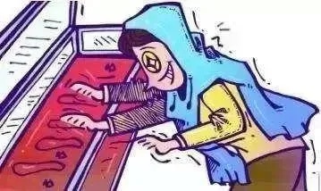 金店女销售3年偷走45.8千克黄金,警方披露 金店女销售3年偷走45.8千克黄金,警方披露