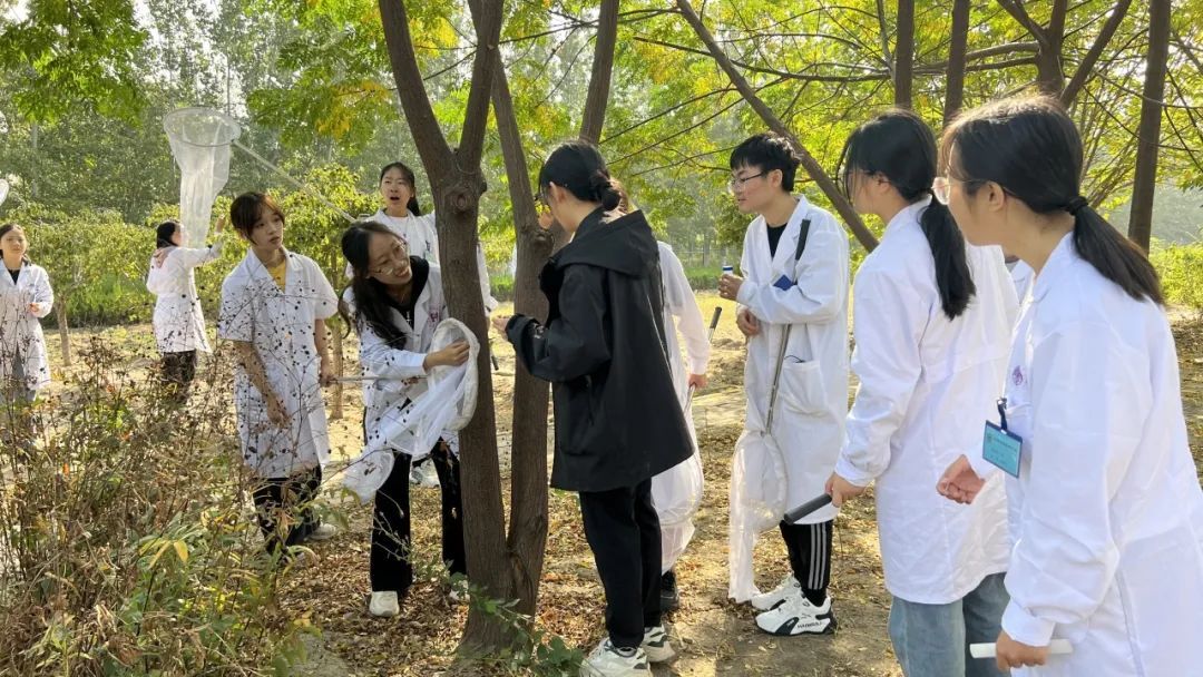 实验室里做月饼?!“报告!羡慕的泪水从嘴角流了出来……” 实验室里做月饼?!“报告!羡慕的泪水从嘴角流了出来……”