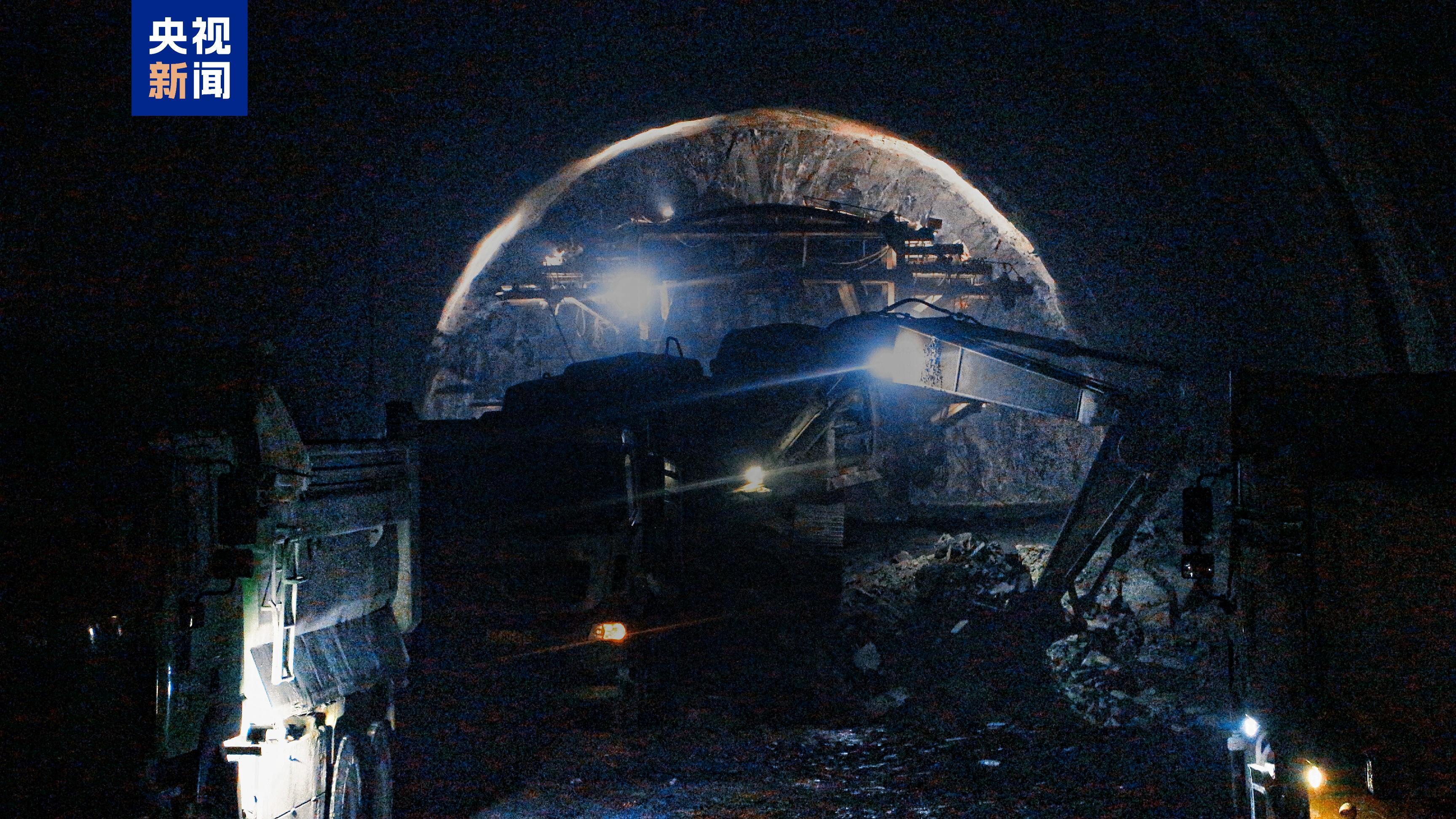 开通后将“小时达”!西十高铁天竺山一号隧道掘进突破一万米 开通后将“小时达”!西十高铁天竺山一号隧道掘进突破一万米