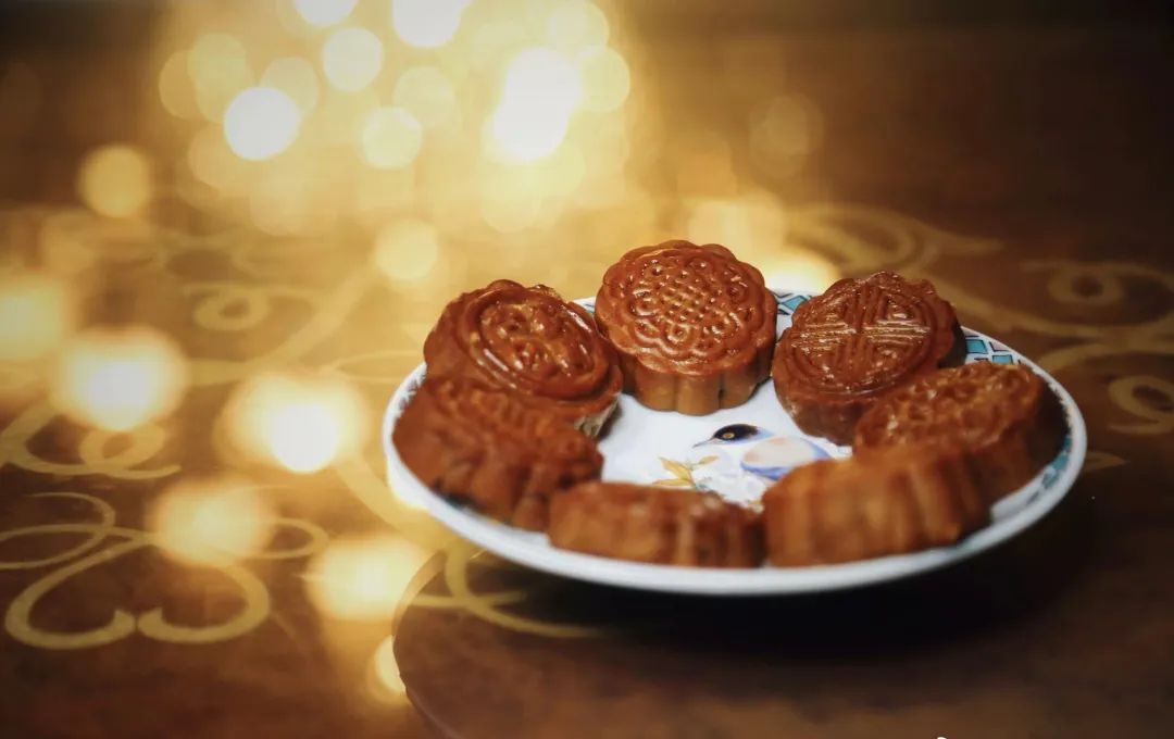 实验室里做月饼?!“报告!羡慕的泪水从嘴角流了出来……” 实验室里做月饼?!“报告!羡慕的泪水从嘴角流了出来……”