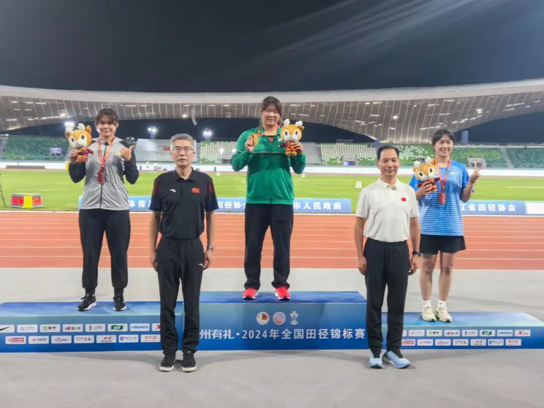 她才16岁!5个月,两破世界青年纪录! 她才16岁!5个月,两破世界青年纪录!