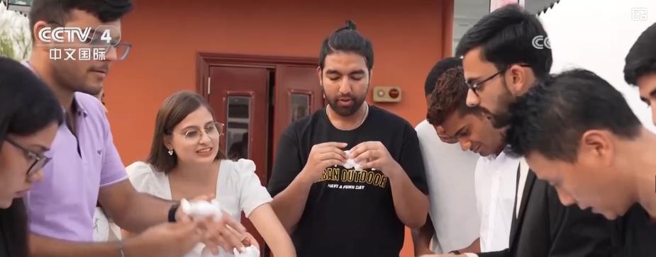 各地特色传统民俗庆中秋：人月两团圆 家国共安康