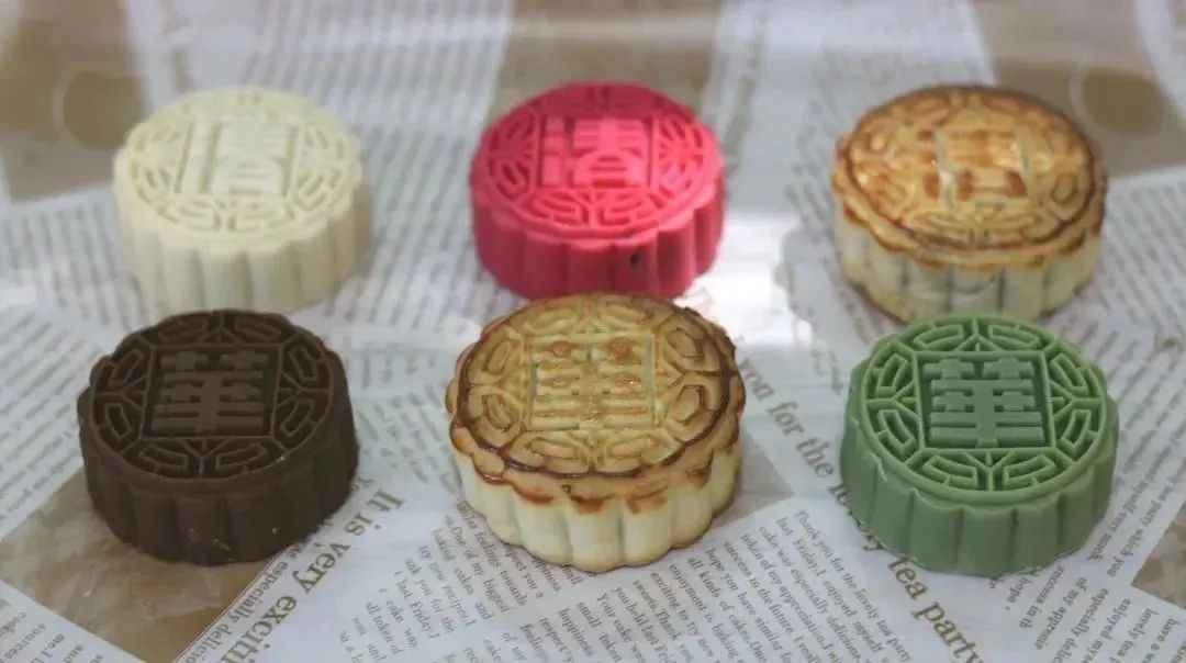 大学专属月饼来了！“我不挑，真不挑，一个味来一个就行！”