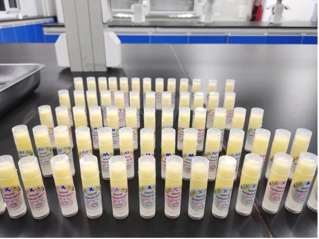 大学生用实验室做月饼?看到最后,全是“好小众的文字” 大学生用实验室做月饼?看到最后,全是“好小众的文字”