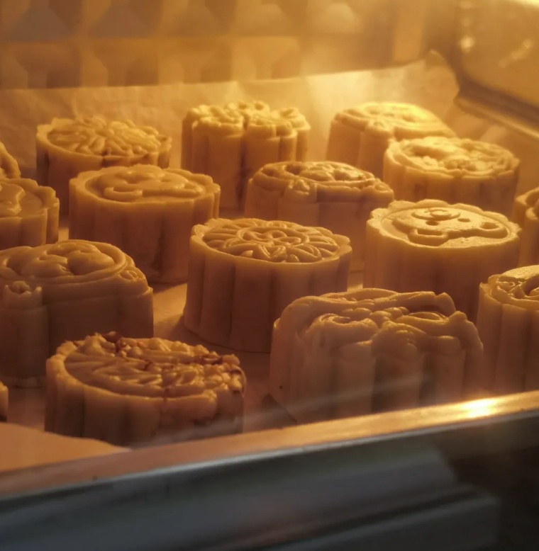 大学生用实验室做月饼?看到最后,全是“好小众的文字” 大学生用实验室做月饼?看到最后,全是“好小众的文字”