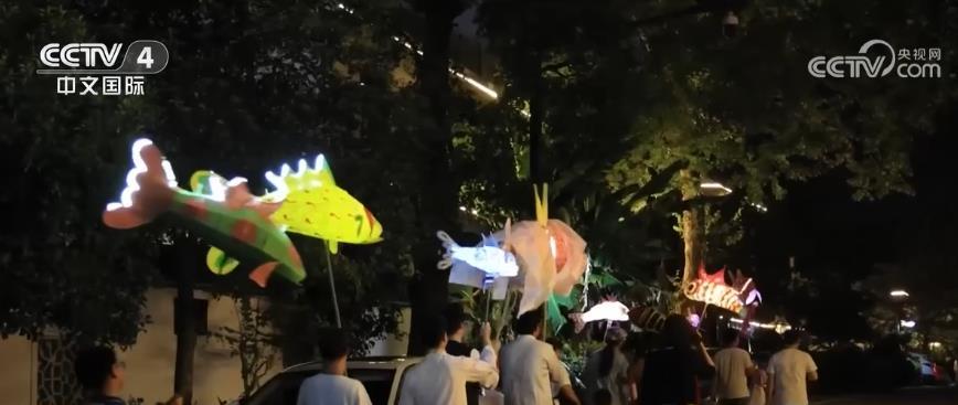 多彩活动点亮中秋佳节 传统民俗与现代科技共绘团圆画卷