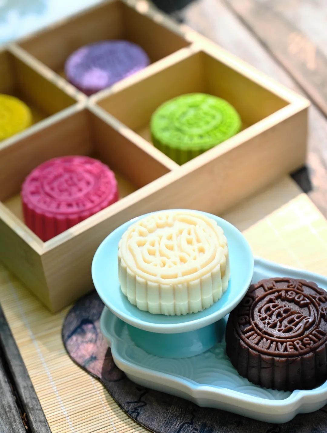 大学专属月饼来了！“我不挑，真不挑，一个味来一个就行！”