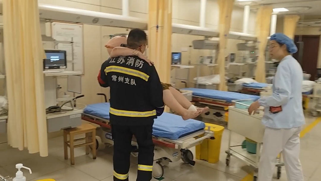 出警归队途中 &nbsp;消防车秒变“救护车”送伤者就医