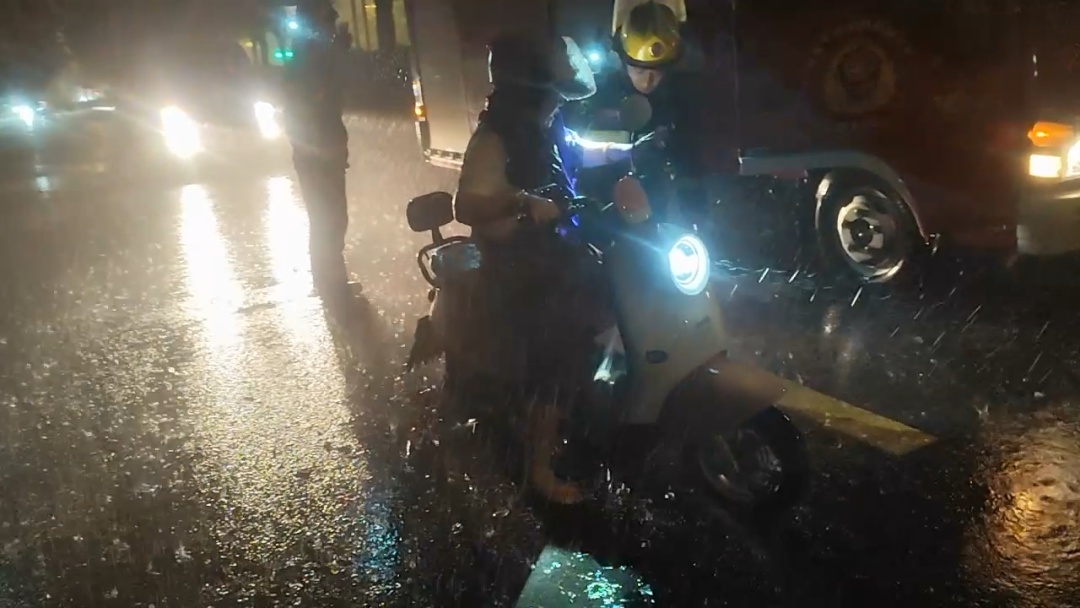 出警归队途中 &nbsp;消防车秒变“救护车”送伤者就医