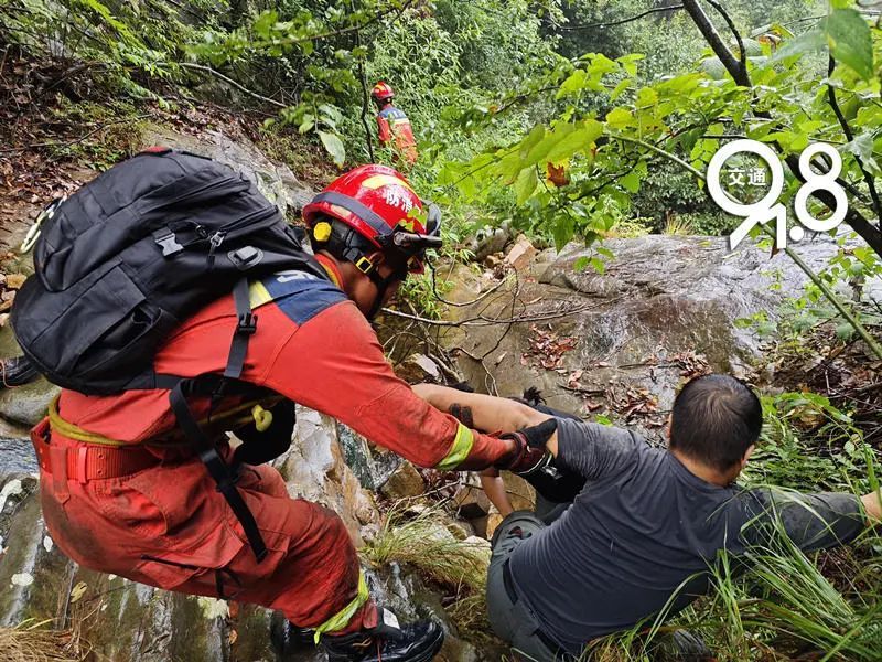一家三口被困杭州!最新消息传来 一家三口被困杭州!最新消息传来