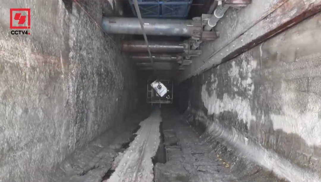 记者手记:“搭积木” “挖深井” 最大跨度悬索桥是这样建起来的! 记者手记:“搭积木” “挖深井” 最大跨度悬索桥是这样建起来的!