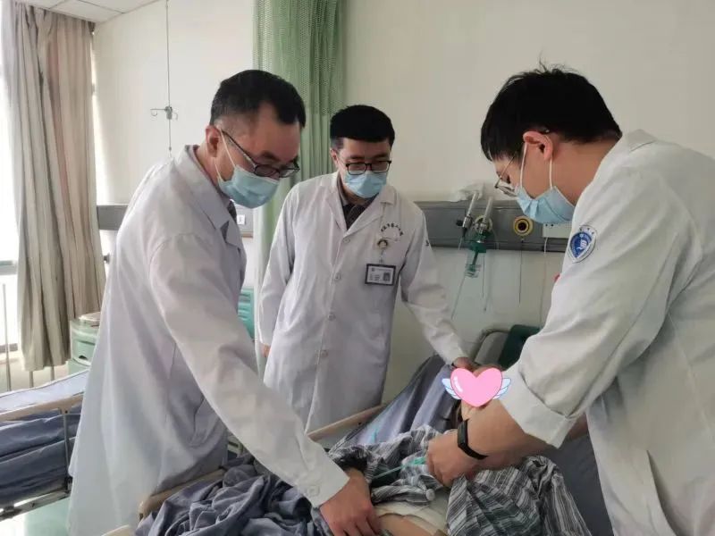 不痛不痒也要定期复查!三兄弟接连确诊同一种癌,医生:家族聚集性发病 不痛不痒也要定期复查!三兄弟接连确诊同一种癌,医生:家族聚集性发病