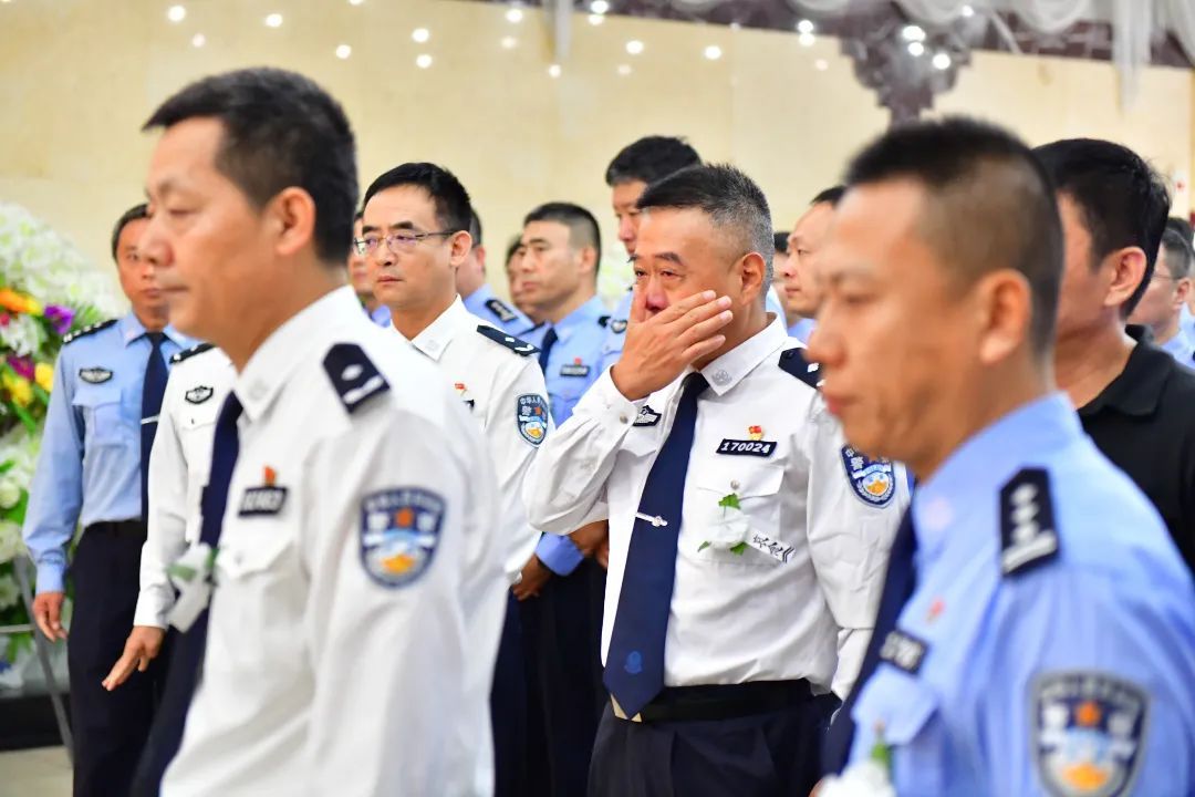战友走好!送别全国公安系统二级英雄模范许喆 战友走好!送别全国公安系统二级英雄模范许喆