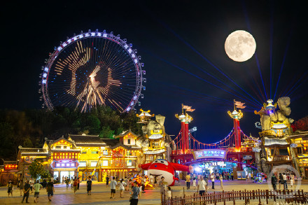 “超级月亮”现身！中秋夜第一波赏月美图来了