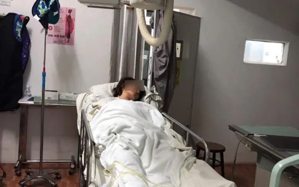 怀孕3个月被丈夫推下悬崖！她奇迹生还，5年后官宣生子