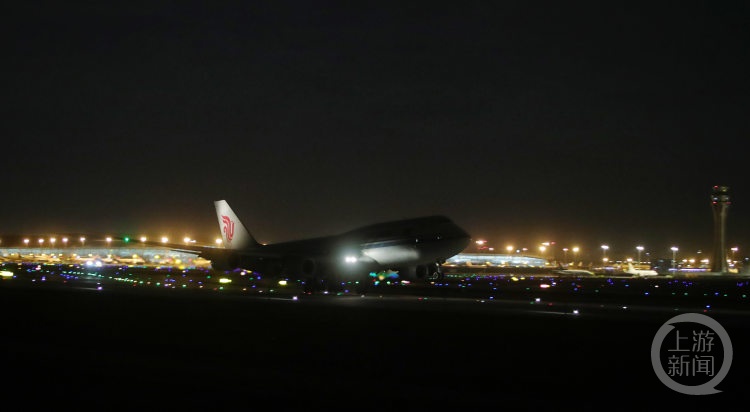 重庆江北国际机场第四跑道试飞成功 重庆江北国际机场第四跑道试飞成功