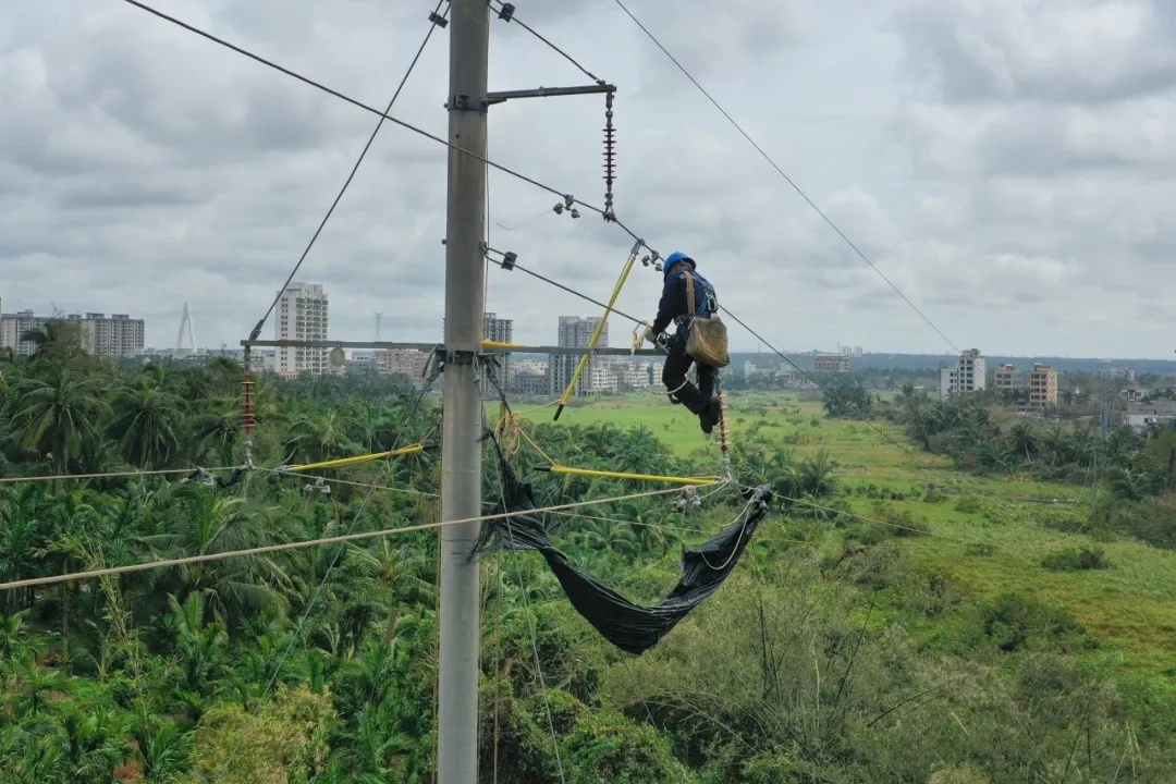 抢修复电为什么这么难?多图直击现场 抢修复电为什么这么难?多图直击现场