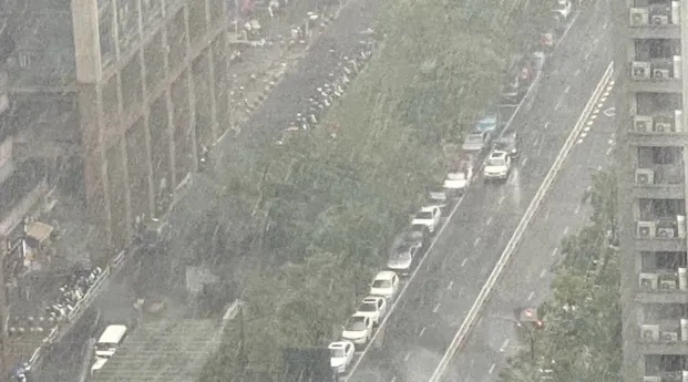 瞬间暴雨!刚刚,杭州发布重要提醒!这些工作视情况提前下班,学校晚自修暂停