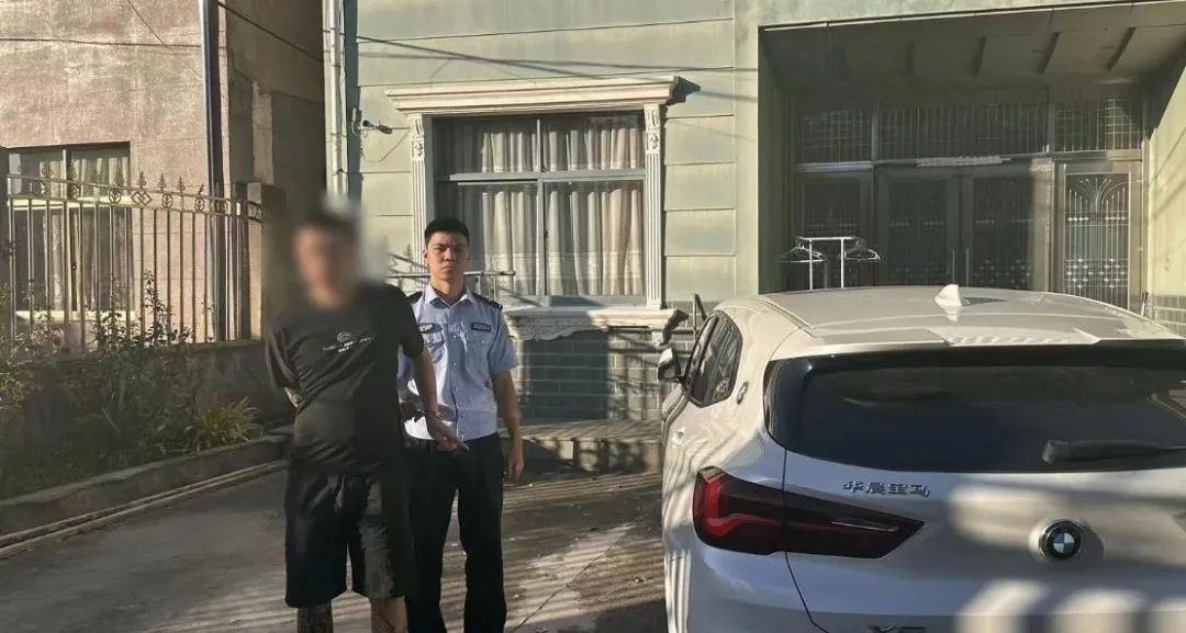 就一眼，辅警又立功了！