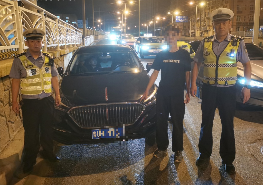 “看守所里有谁在啊!你偏要去!” “看守所里有谁在啊!你偏要去!”