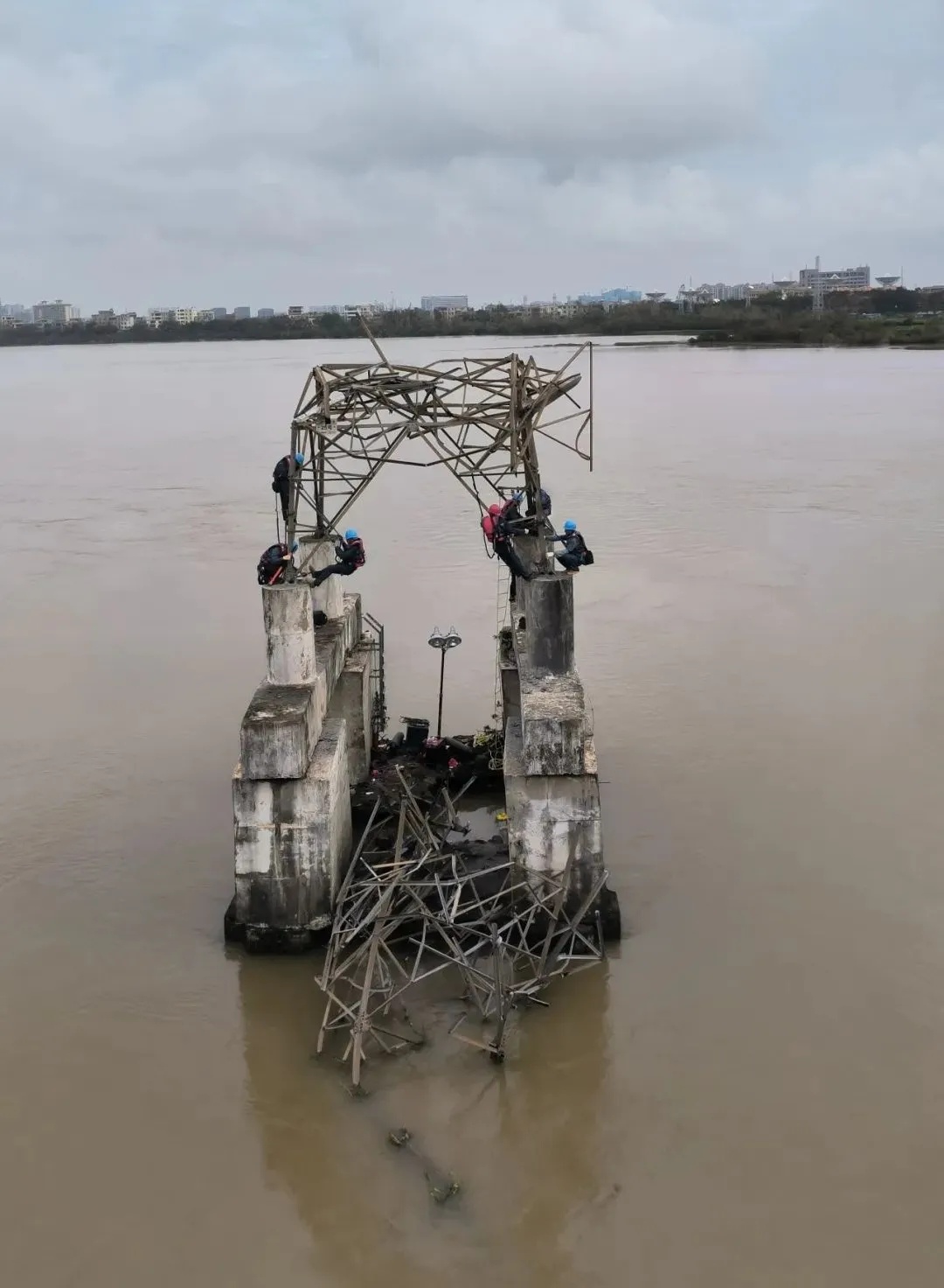抢修复电为什么这么难?多图直击现场 抢修复电为什么这么难?多图直击现场