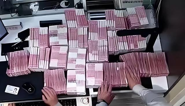 百万“彩礼”可自提？“网恋”男友身份曝光