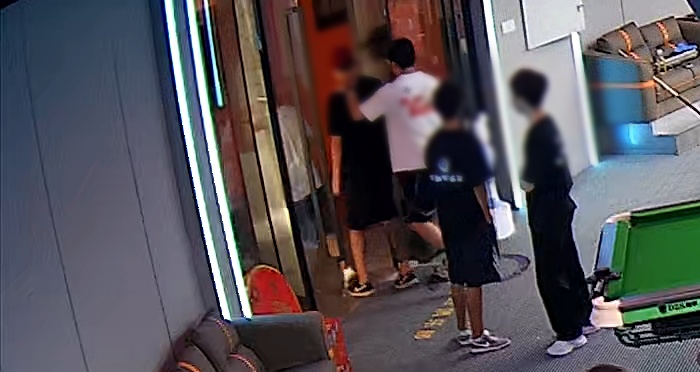 就一眼，辅警又立功了！