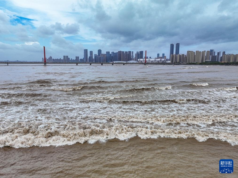 钱江观潮正当时 钱江观潮正当时