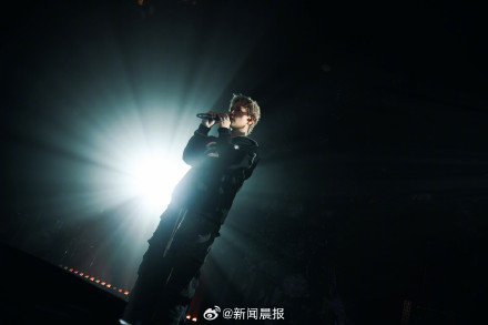 演出设备故障 说唱歌手发10万元红包补偿粉丝 演出设备故障 说唱歌手发10万元红包补偿粉丝