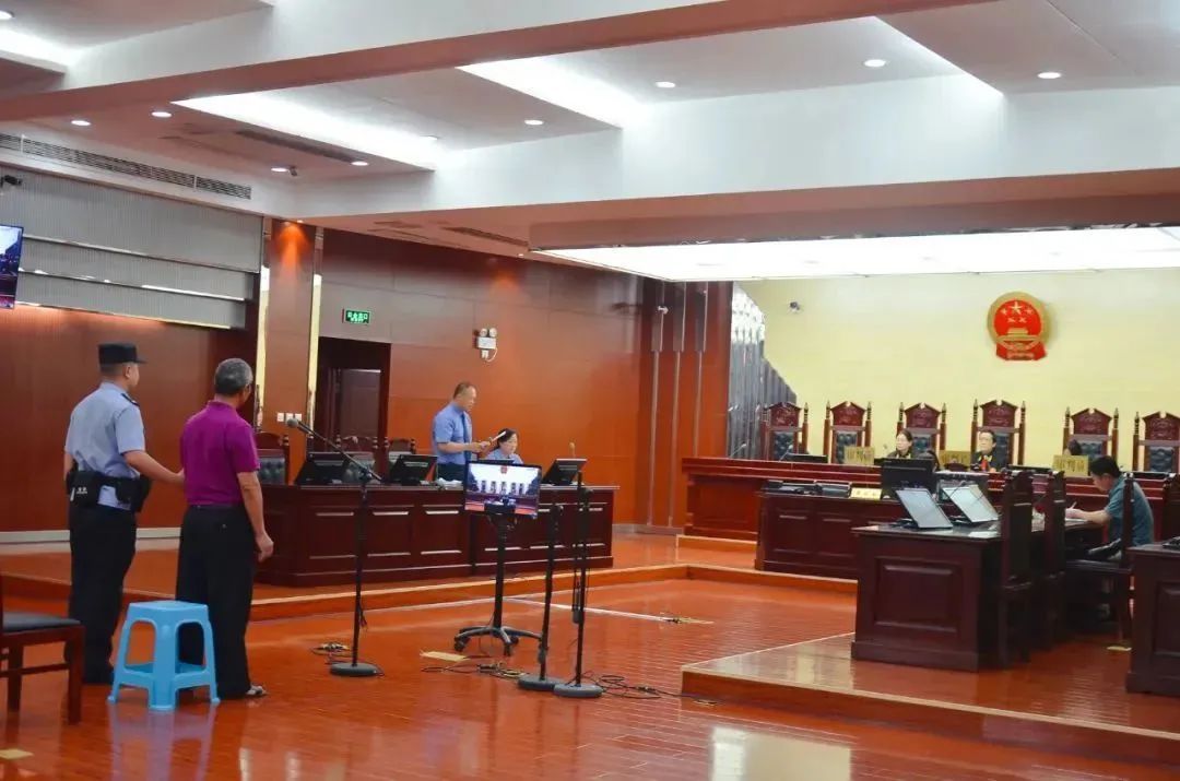 “弹指一挥”！烧了邻居家，自己被判刑