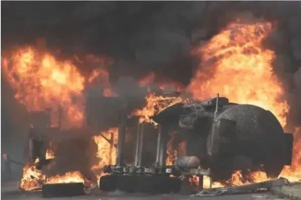 海地油罐车爆炸致31人遇难！危化品运输车安全行车知识请熟知