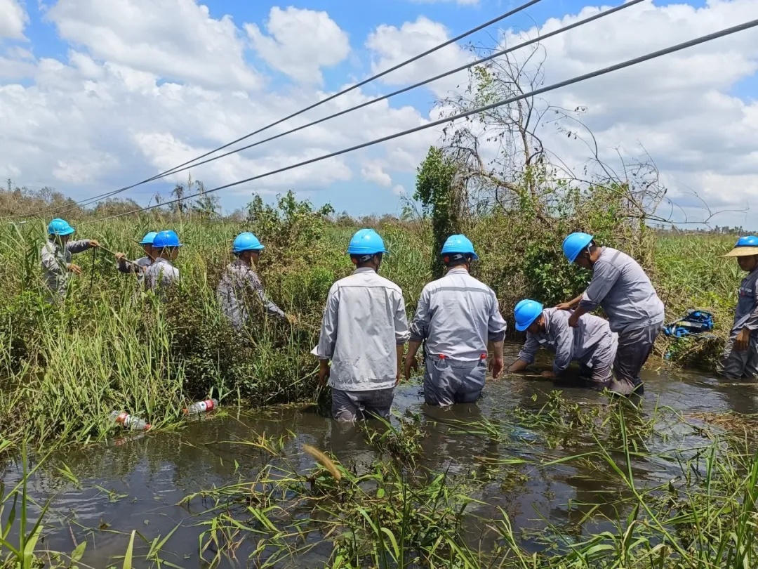 抢修复电为什么这么难?多图直击现场 抢修复电为什么这么难?多图直击现场