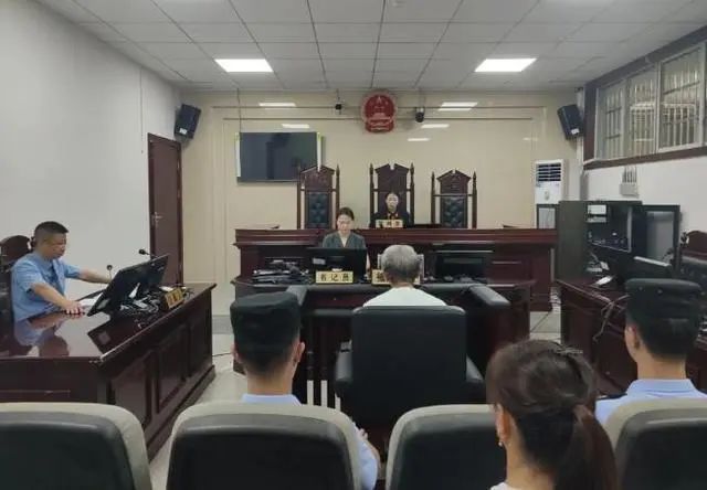 “弹指一挥”！烧了邻居家，自己被判刑