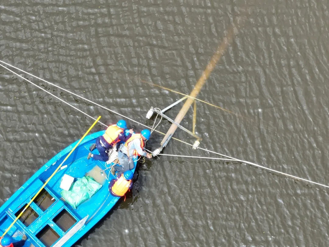 抢修复电为什么这么难?多图直击现场 抢修复电为什么这么难?多图直击现场