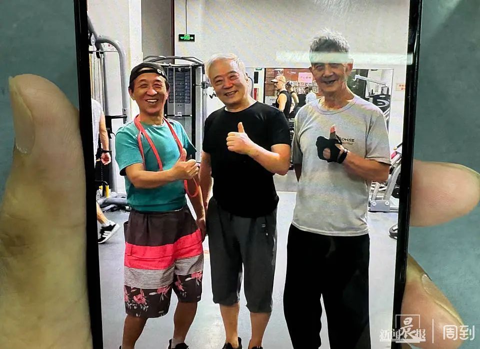 最低1块钱包天！上海街头这个地方走红，阿姨爷叔纷纷赶来...