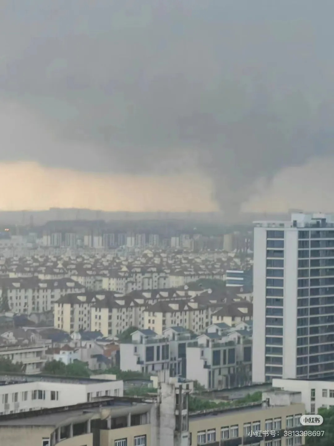 上海惊现龙卷风?青浦气象台发布预警,市气象局证实:存在出现龙卷的潜势条件 上海惊现龙卷风?青浦气象台发布预警,市气象局证实:存在出现龙卷的潜势条件