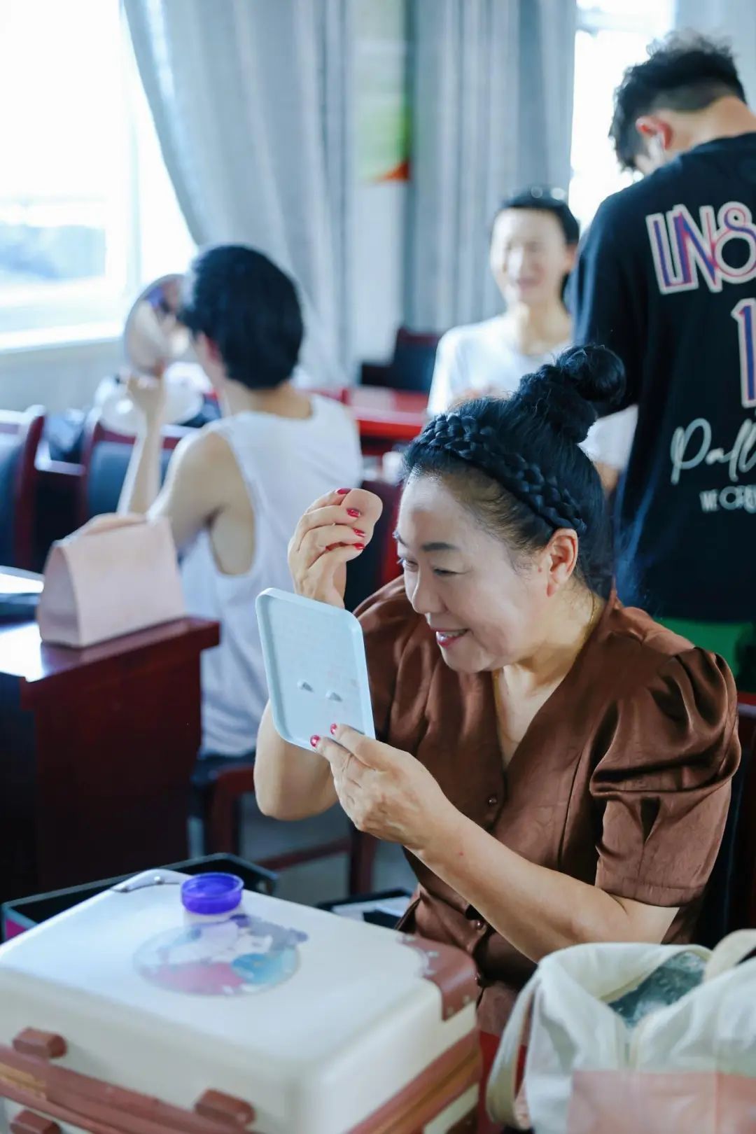 各地都在办“村晚”,这位00后“帅气男大”申请出战了,了解后才知道不得了...... 各地都在办“村晚”,这位00后“帅气男大”申请出战了,了解后才知道不得了......