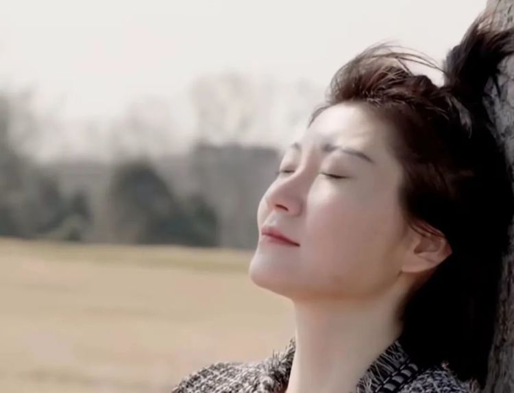 《消失的她》原型生子：还没离婚，孩子落户难