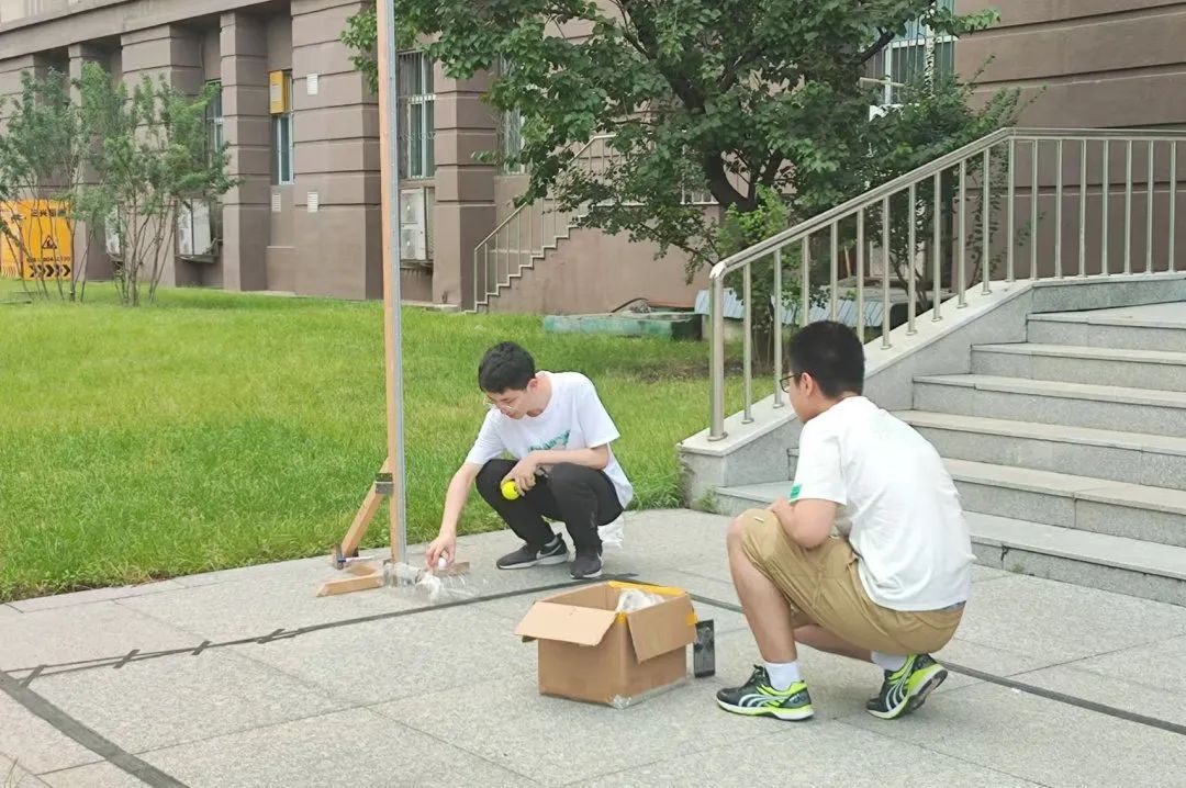 夺冠后，大学生团队手写了5个字！网友点赞：真争气