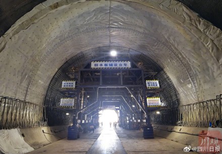 进度更新!成渝中线高铁四川段首座隧道贯通 进度更新!成渝中线高铁四川段首座隧道贯通