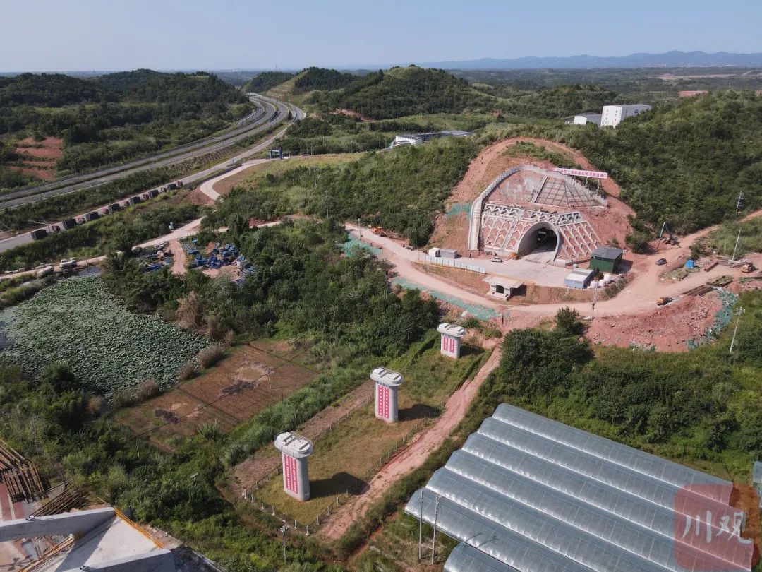 进度更新!成渝中线高铁四川段首座隧道贯通 进度更新!成渝中线高铁四川段首座隧道贯通