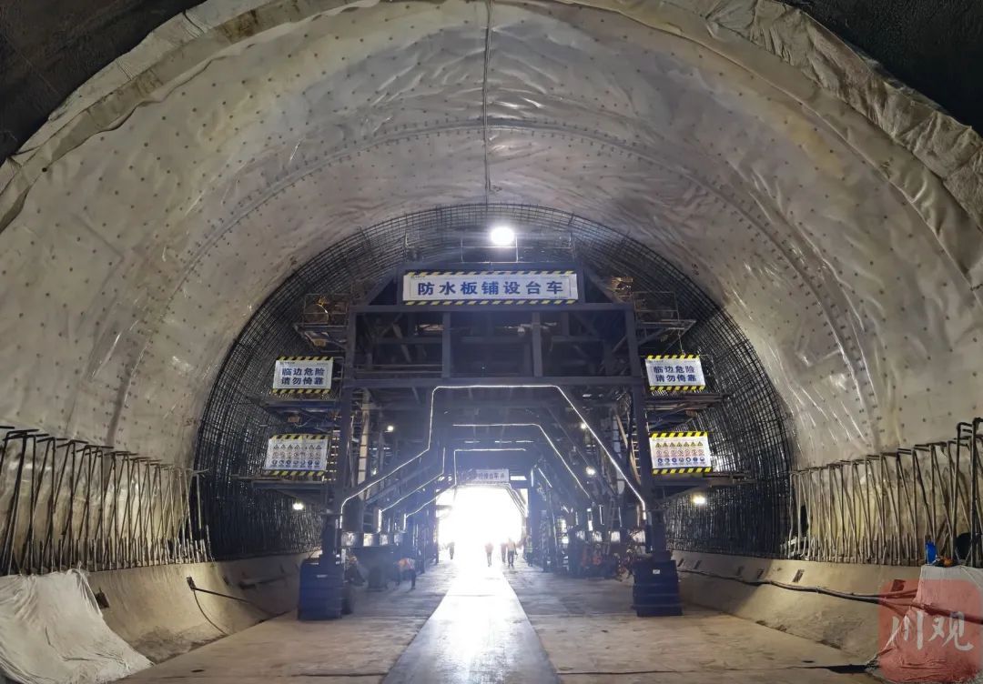 进度更新!成渝中线高铁四川段首座隧道贯通 进度更新!成渝中线高铁四川段首座隧道贯通