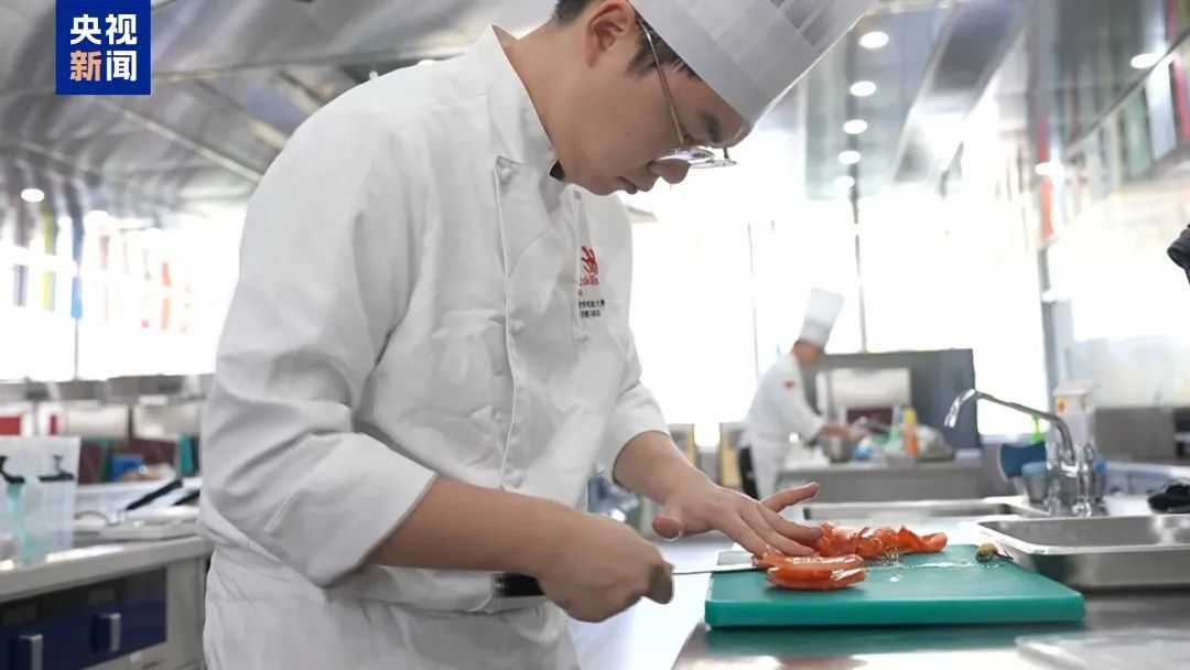 22岁中国小将，世界大赛西餐烹饪冠军！